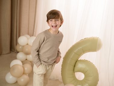 Sesión Smash Cake de lujo en Alicante con decoración exclusiva