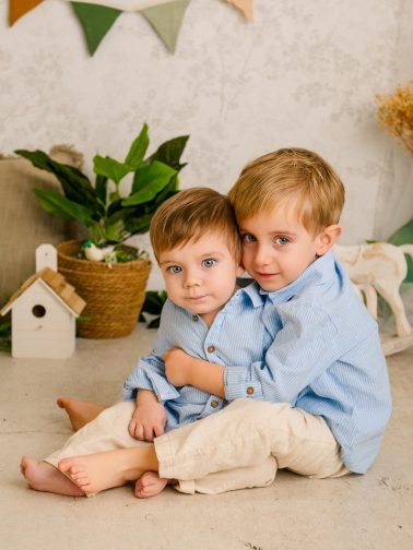 Sesión Smash Cake premium en Alicante con acabado elegante