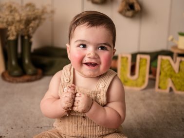Sesión Smash Cake profesional en Alicante para bebé de un año