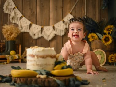 Sesión Smash Cake personalizada para bebé en Alicante