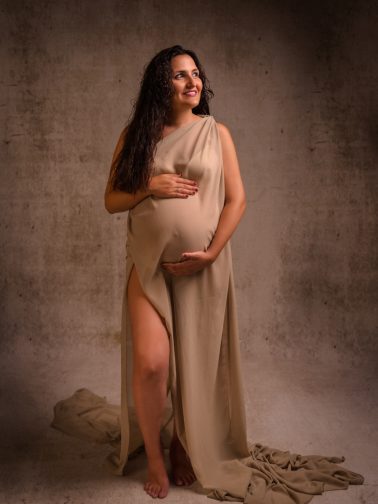 Álbum premamá con fotografías de embarazo – recuerdo impreso de la sesión