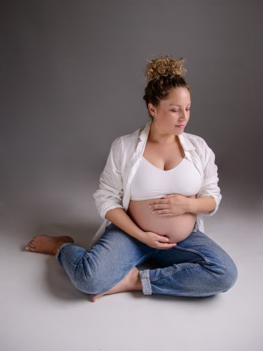 Estudio de fotografía premamá – sesiones íntimas de embarazo en Guardamar