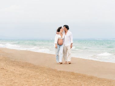 Sesión premamá en Guardamar del Segura con pareja – fotografía profesional de embarazo